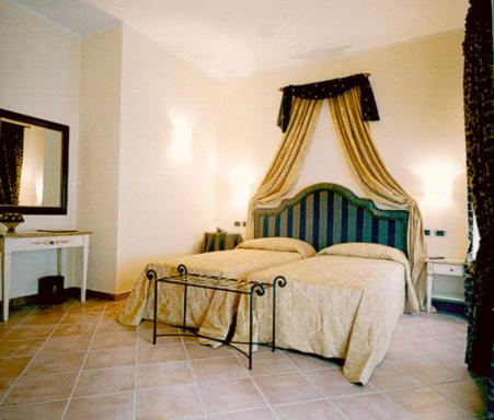 Hotel Urbano V - Housity