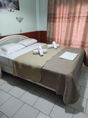 Hotel Elena - Housity
