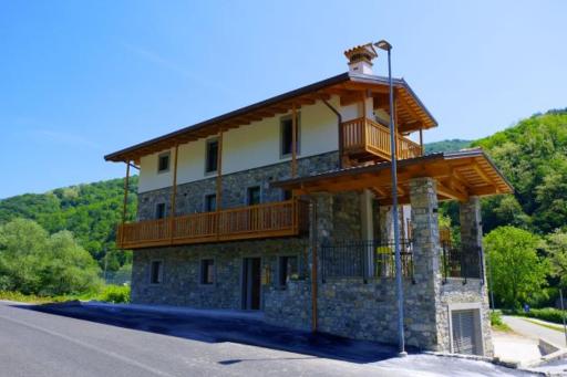 Péstrofa - Housity