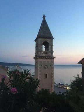 Stone house Castellum - Hizvo