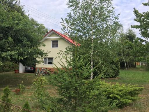 Komfortowy domek letniskowy w Radawie, ul Cienkie 30, 37-523 Radawa, przy rzece, 10 minut spacerem do zalewu, sprawdż umiejscowienie domku w googlemaps bo tu jest wskazane dalsze od zalewu-złe - Housity