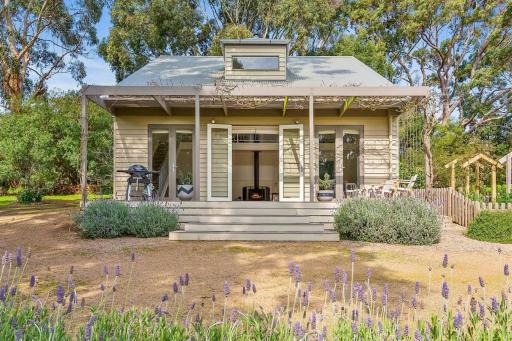 The CoachHouse - Housity