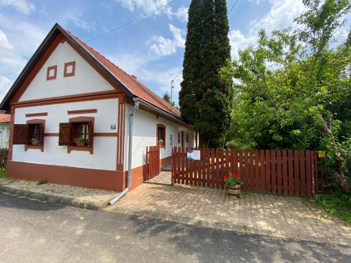Hétmérföldes Vendégház - Housity
