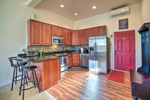 Bright Main St Condo about Half Mi to Windham Mtn - Housity