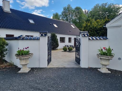Elling Bed & Breakfast - Housity