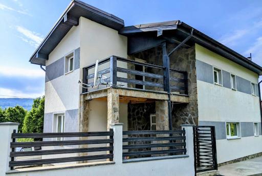 Hill House Valiug Crivaia - Housity