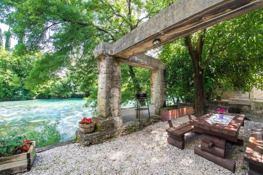 Charming Cottage - Housity