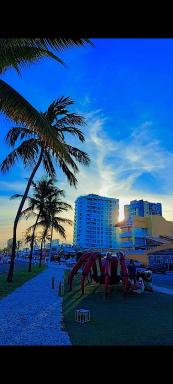 Apto na Praia de Atalaia a 100 metros da Passarela do Caranguejo - Housity