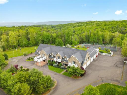 Super Luxury Mansion & Green Retreat In Plains PA - Housity