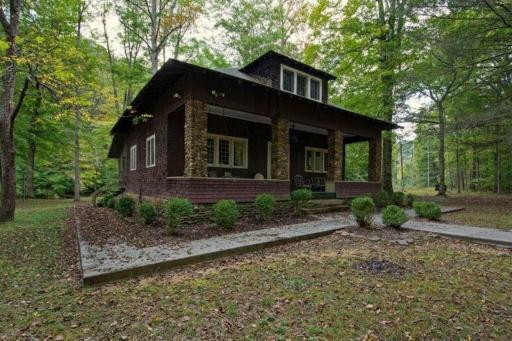 Greenbrier River Hideaway w/ 11 acres of frontage! - Housity