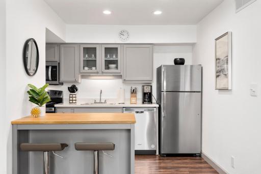 The CoOp at the Med Center Studio - Housity
