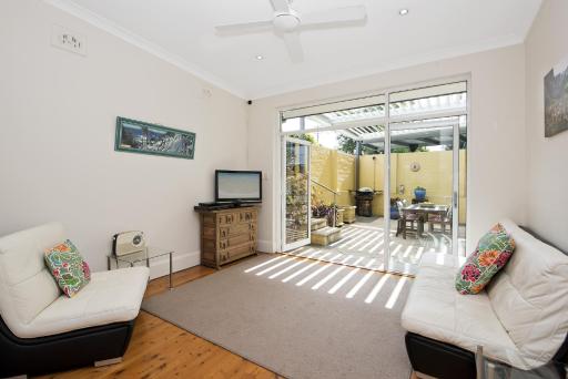 Classic Clovelly - Housity