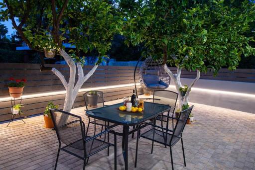 Lemon Garden Stylish private apartment - Housity