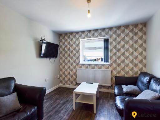 110 Fabian Way - Housity