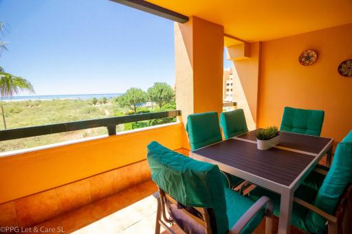 (DUF002) Sea Facing Beach Front Apartment - Housity