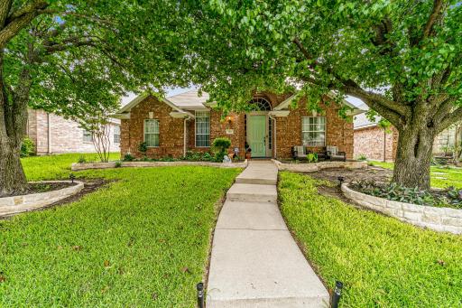 Artful Retreat in Allen - Housity