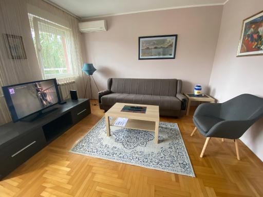 Hill Apartment - Housity