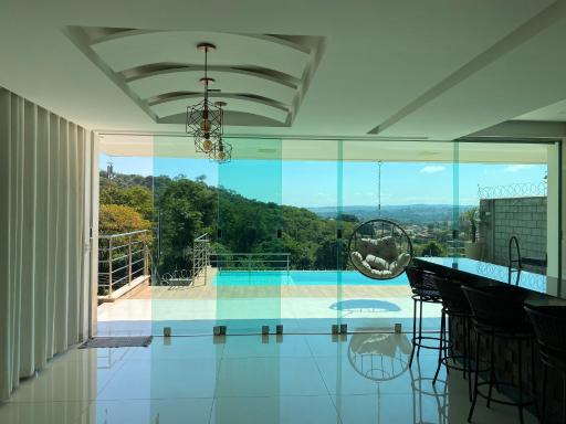 Sobrado piscina bem localizado 5 min do Flamboyant - Housity