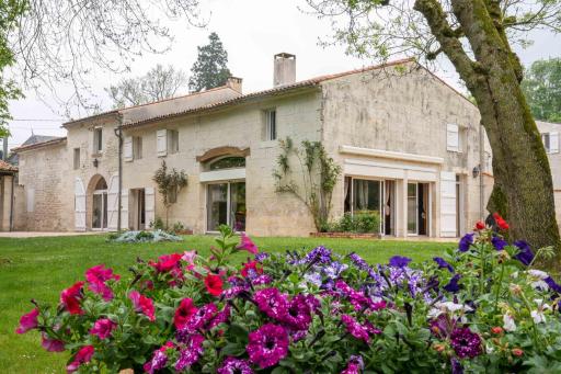 Magnifique domaine familial Des Fresneaux - Housity
