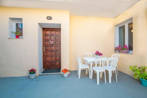 Nona Marina's refurbished family home - Housity