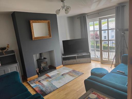 Castleview Large 3 Bedroom Family House - Glenarm - Housity