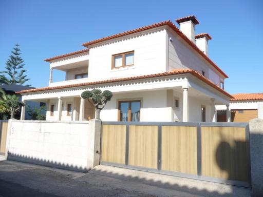 Oktavihu House - Housity