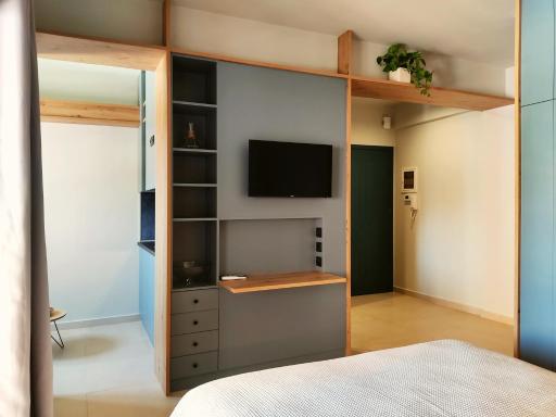 Lydia's Rainbow - Housity