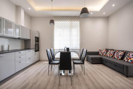 Cascade Corvin Apartment - Housity