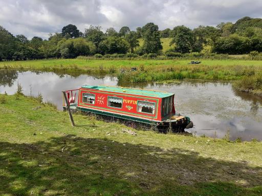 Pretty & cosy boat in stunning valley view Wales - Housity