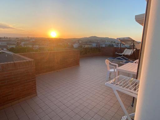 Monolocale con terrazza a pochi passi dal mare con Stabilimento balneare convenzionato - Housity