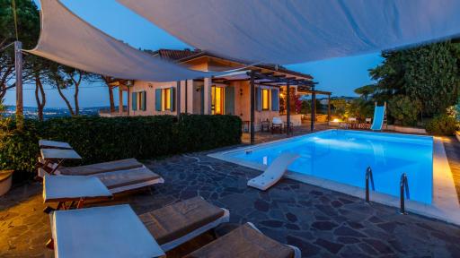 Villa delle Rose - Modern design, pool & AirCO - Housity