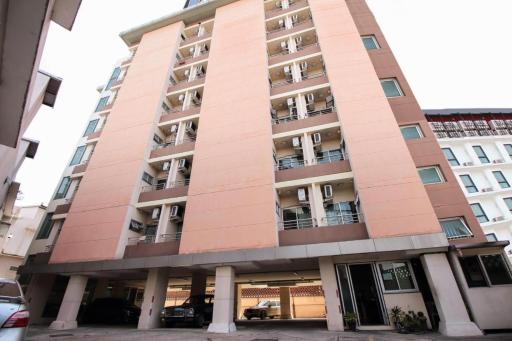 Mee sook Hotel and Residence - Housity