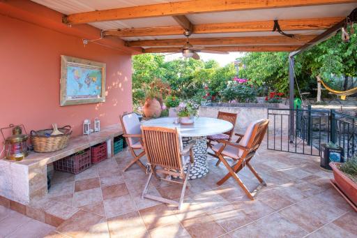 Traditional 2bedroom private house - Housity