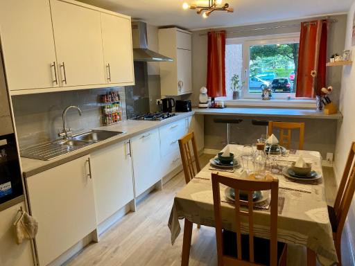 Stylish apartment, Edinburgh City Centre - Housity