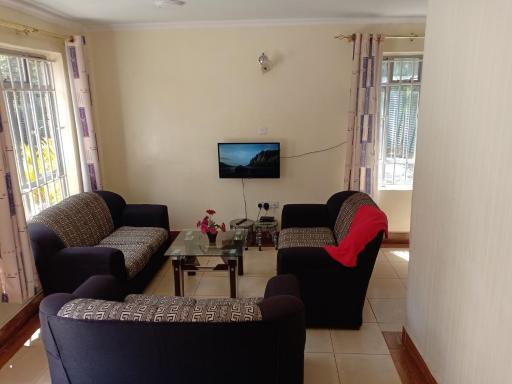 Tommy's Lounge Apartments - Hizvo
