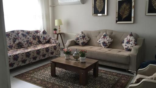 100m2 apartment, central location, free parking - Housity