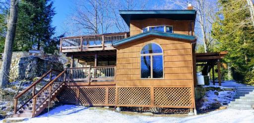 The perfect lake house getaway at Willows Edge. - Housity
