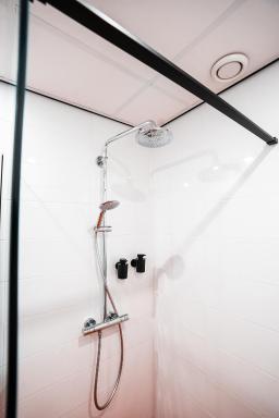 Neon Nights Studio - Housity