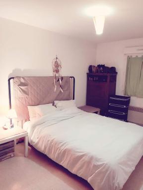 Grande Chambre Simple Meublée à Longjumeau - Housity