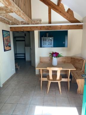 Charmante annexe au cœur d'un joli parc arboré - Housity