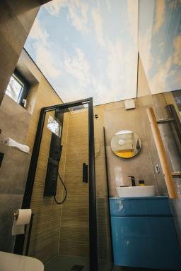 In Heaven - Housity