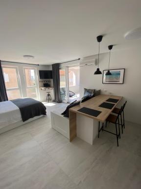 Diva Sunset Apartment - Housity