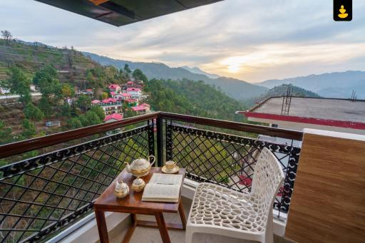 LivingStone Cool Cottage Chail - Housity