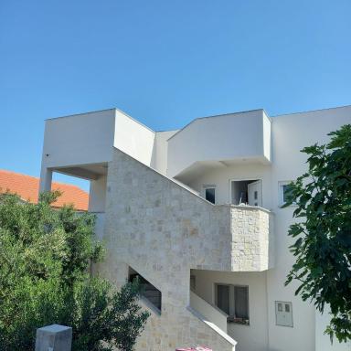 Apartments M & L Murter - Housity