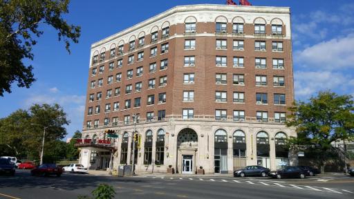 Hotel Riviera - Housity