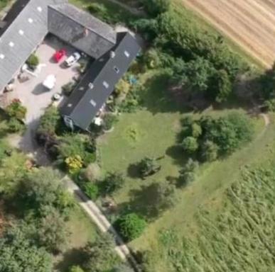 Hyggelig bondegård v/skov og Nyk. F. 2 børn gratis - Housity