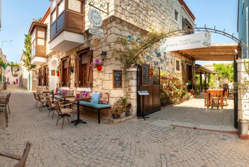 Flores Hotel Alaçatı - Housity