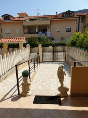 villetta a schiera alla marinella di pizzo - Housity