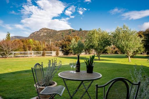 Mountain View Bliss - Albert Town Holiday Unit - Housity