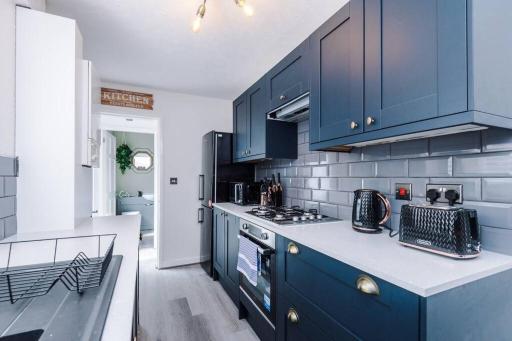 Central Town House perfect for City leisure breaks - Housity